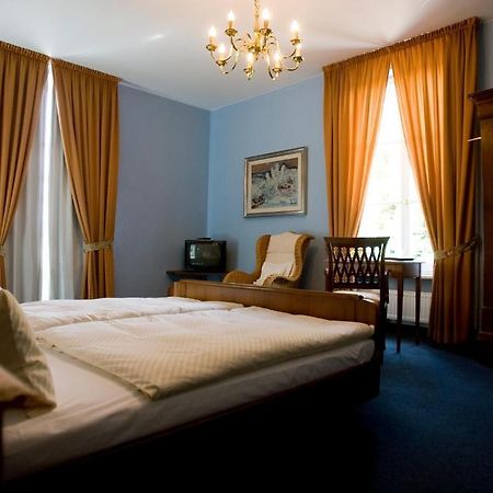 Hotel Restaurant Villa Fayence Wallerfangen Zewnętrze zdjęcie