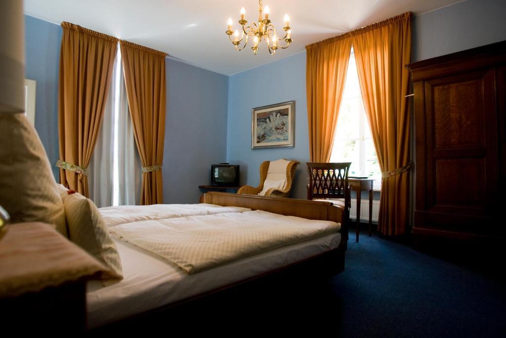 Hotel Restaurant Villa Fayence Wallerfangen Zewnętrze zdjęcie